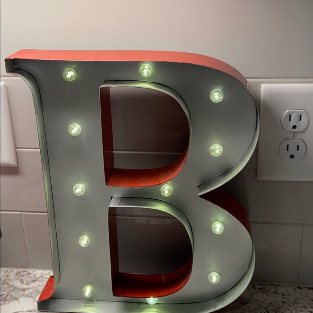 B light - Picture 2 of 4
